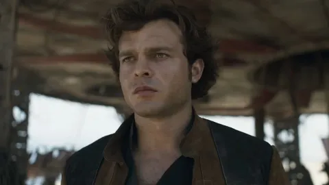 Alden Ehrenreich diz não saber se voltará a interpretar Han Solo após fracasso do filme