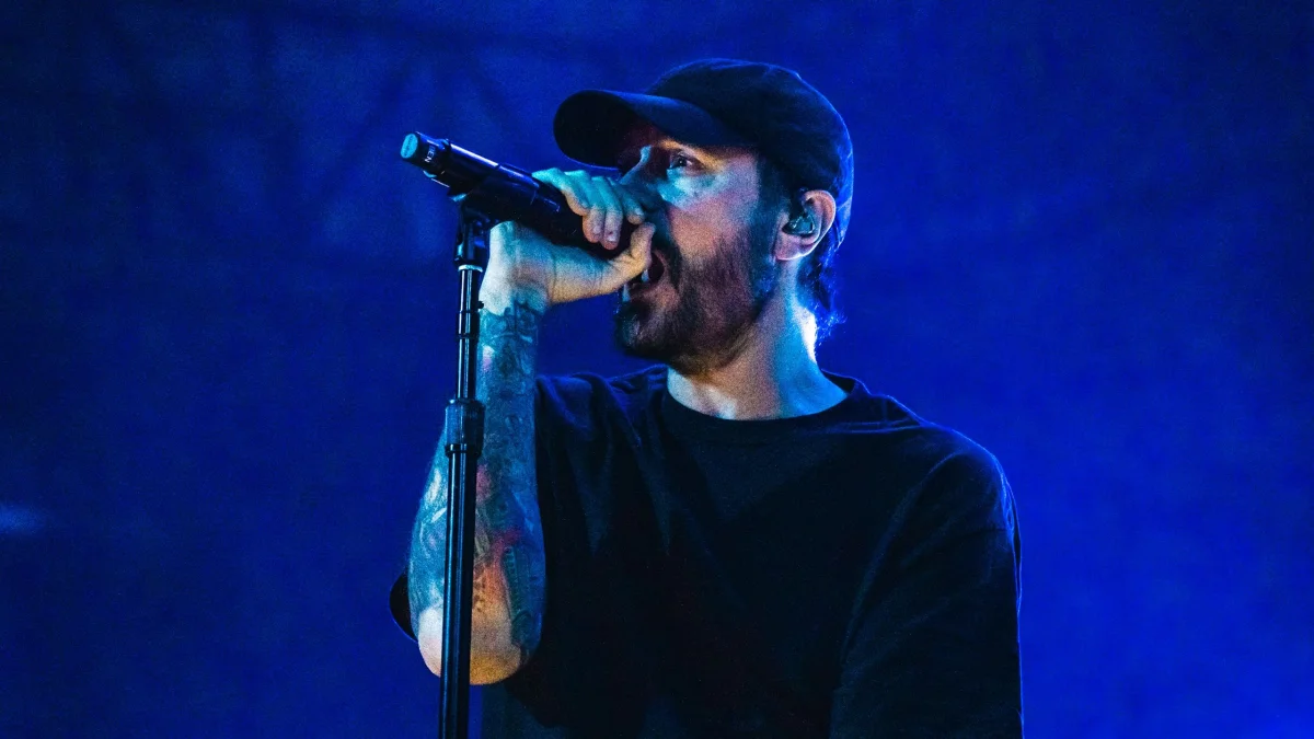 Benjamin Burnley interrompe show para falar sobre mod de Fallout 4