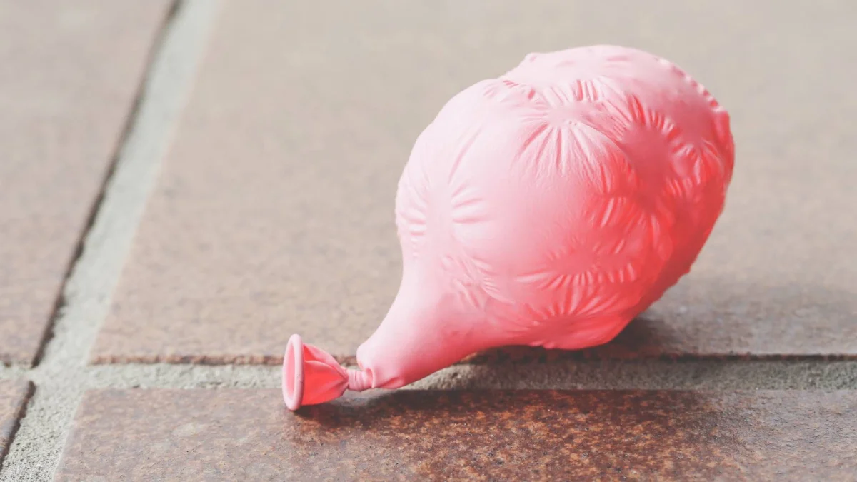 Bolsa de tecnologia cai após $1 trilhão em valor evaporarem em meio à crise de memória e juros altos