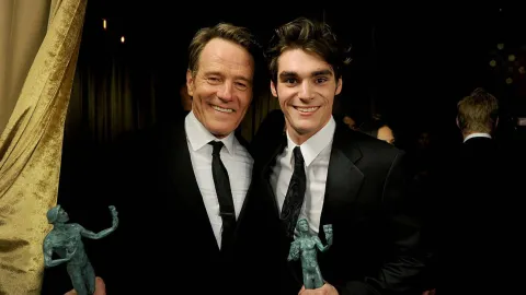 Bryan Cranston e Aaron Paul lamentam morte de RJ Mitte, ator de 'Breaking Bad'