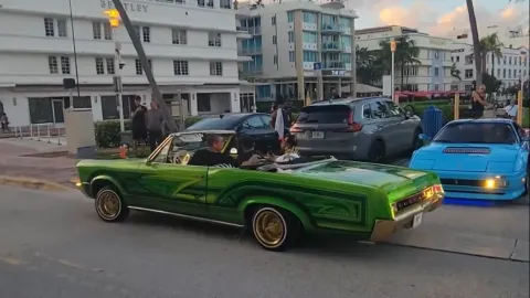Comboio de carros com estilo de Vice City gera especulações sobre trailer live-action de GTA VI