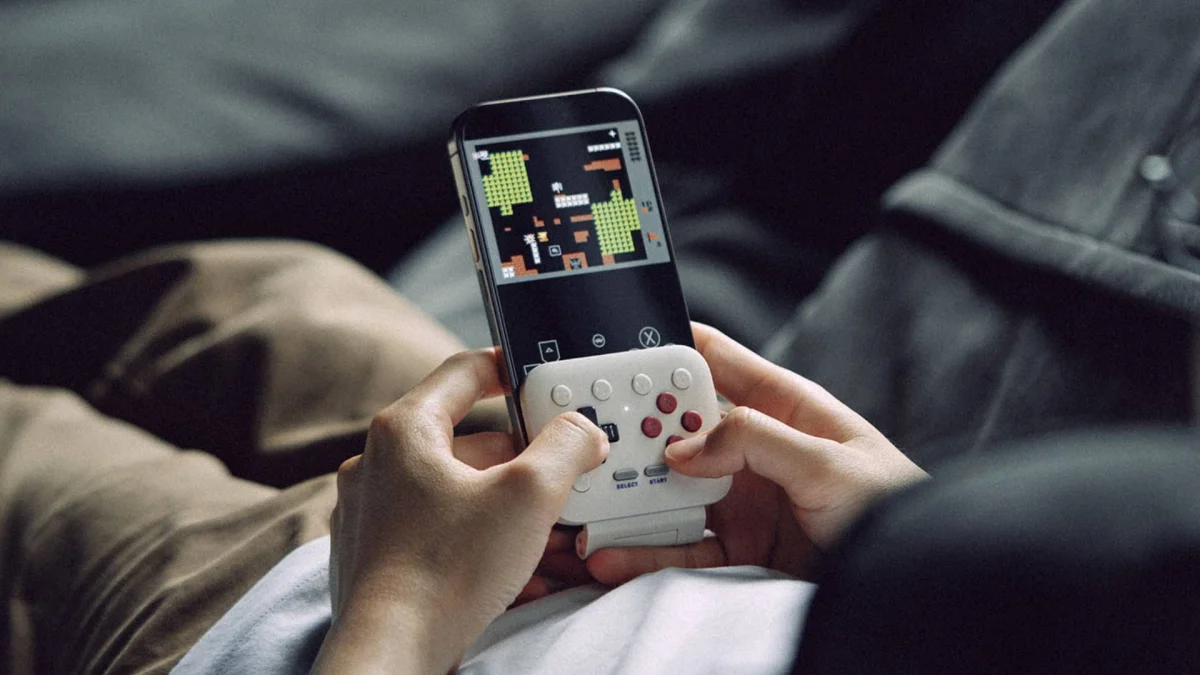 Controle FlipPad da 8Bitdo chega ao mercado por menos de R$150