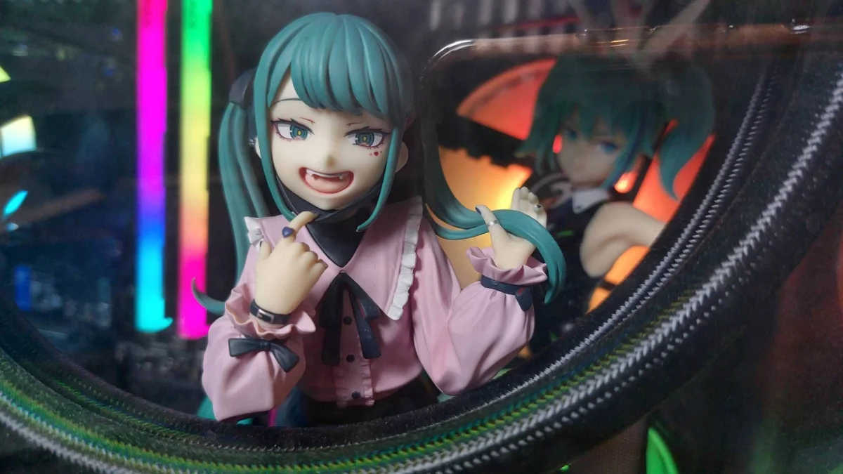 Cruzei 20 figurinhas de anime dentro do meu PC para testar desempenho térmico — e sim, posso me chamar de cientista agora