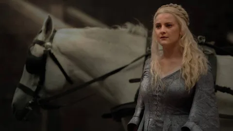 Diretora de House of the Dragon explica por que Helaena não é uma montadora de dragão na adaptação da HBO