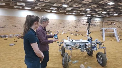Engenheiros usam Steam Deck para controlar protótipo de rover marciano