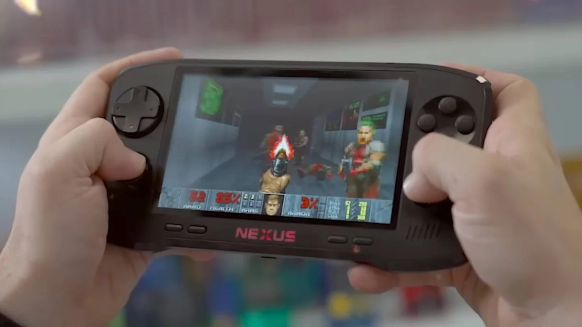 Evercade receberá DOOM e edição limitada do portátil Nexus