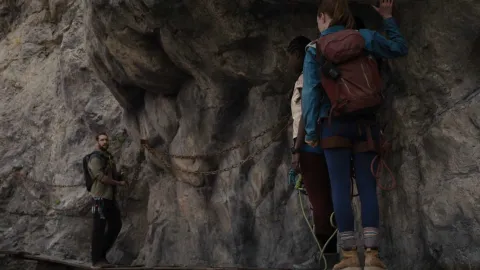 Exibição imersiva de Fall 2 desafia público a não cair durante o filme