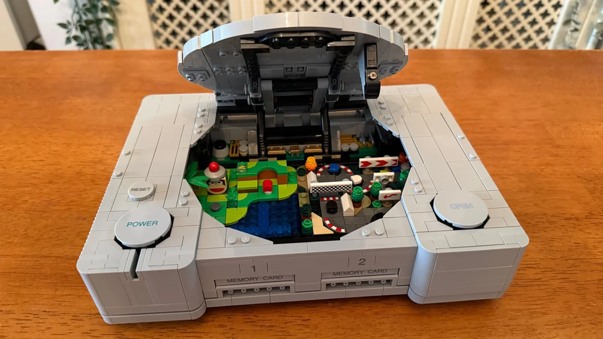 Fã cria diorama perfeito de Final Fantasy 7 com Lego PlayStation e deixa internet de queixo caído
