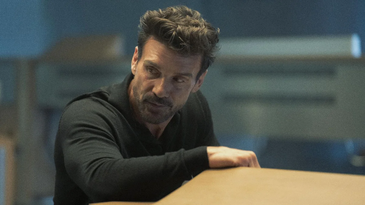 Frank Grillo defende Rick Flag Sr. e diz que Peacemaker 'matou meu filho'