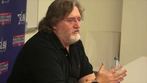 Gabe Newell explica por que a Valve resistiu à pressão do mercado e escolheu ser uma empresa privada