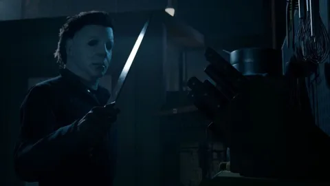 Halloween: The Game não será lançado no PS5 no Japão devido à violência e nudez