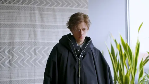 Hideo Kojima anuncia Bill Skarsgård como protagonista de Physint e atualiza andamento de OD Knock