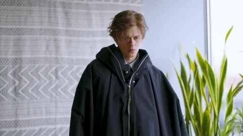 Hideo Kojima contrata Bill Skarsgård para protagonizar Physint, novo jogo de ação espionagem