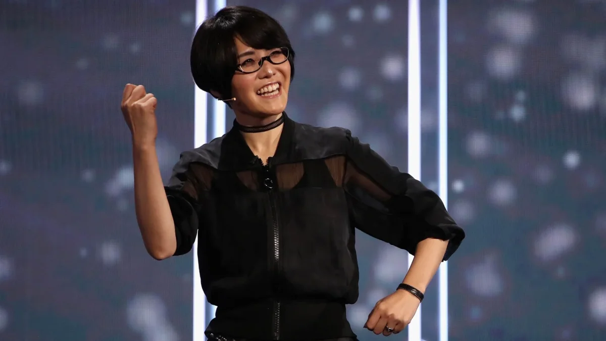 Ikumi Nakamura pede a Elon Musk para testar seu jogo de caça a demônios, gerando polêmica