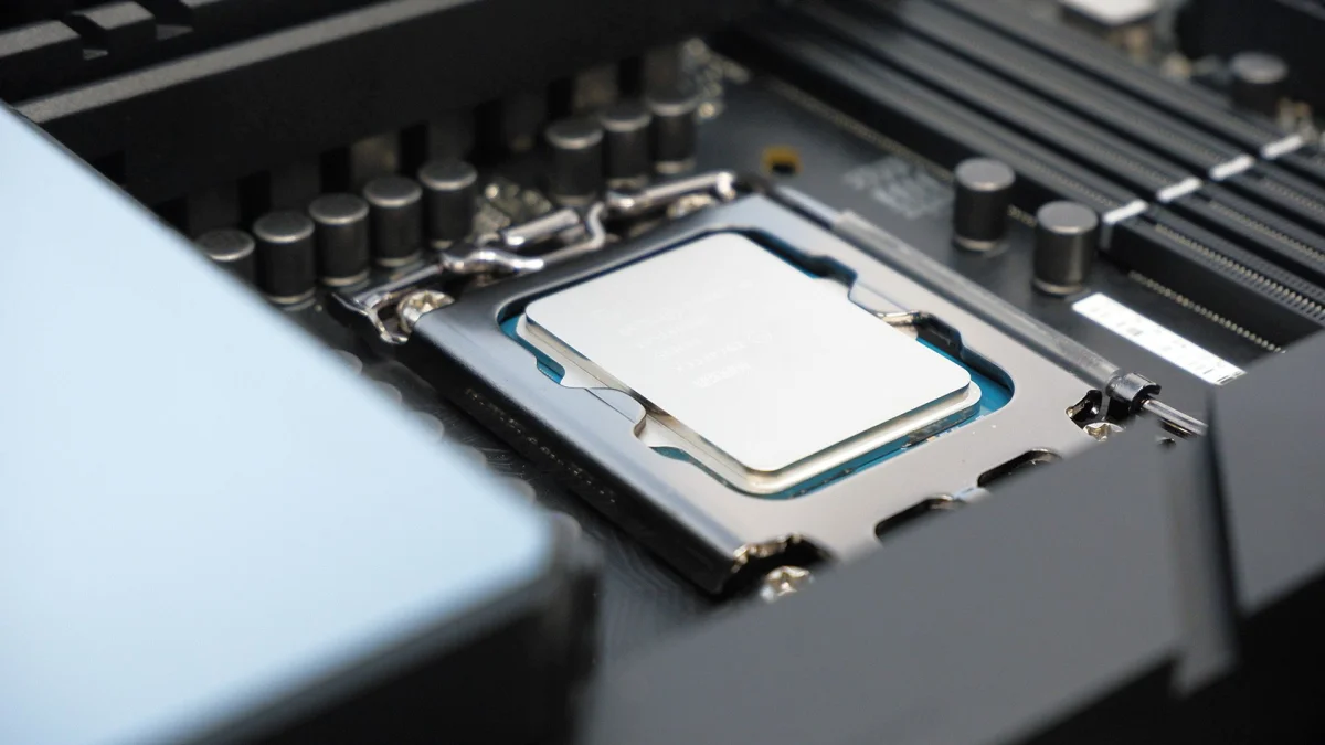 Intel vai lançar novos CPUs no soquete antigo em 2027, com suporte a DDR4