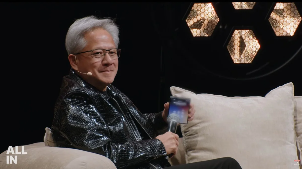 Jensen Huang e Trump se alinham contra 'apocalipse da IA', mas críticos veem distração de problemas reais