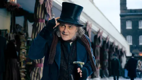 Johnny Depp estrela Ebenezer em novo trailer