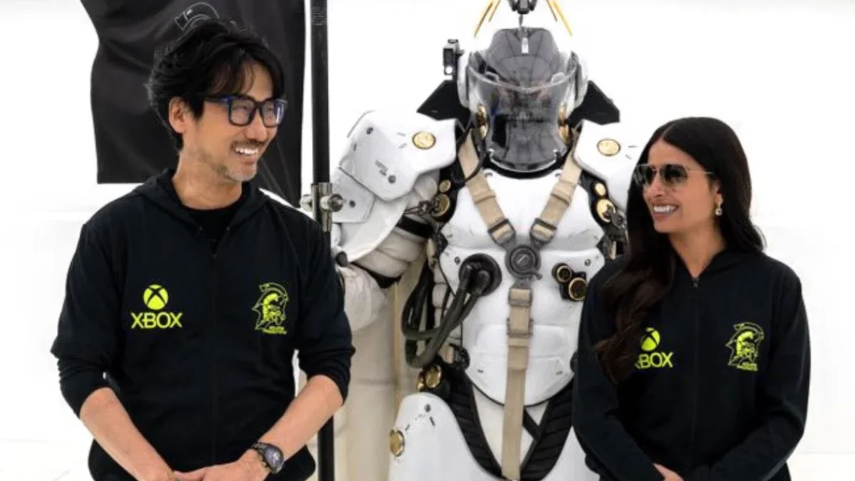 Kojima aparece sorrindo ao lado da CEO da Xbox após fim do acordo com a PlayStation