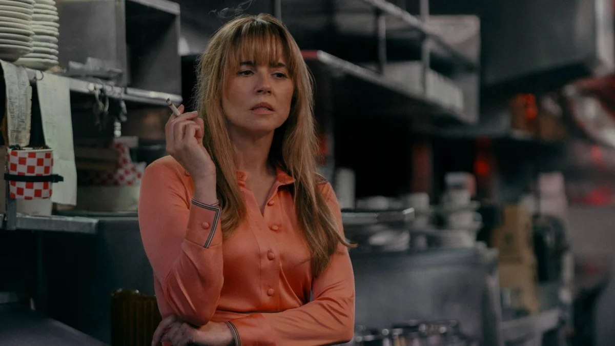 Linda Cardellini e criador revelam cena que inspirou a série 'Crystal Lake'
