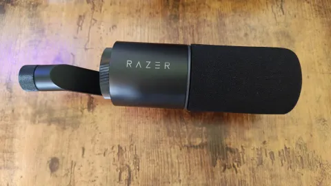 Microfone Razer Seiren V3 Pro se destaca, mas deixa perguntas sobre outros produtos da marca