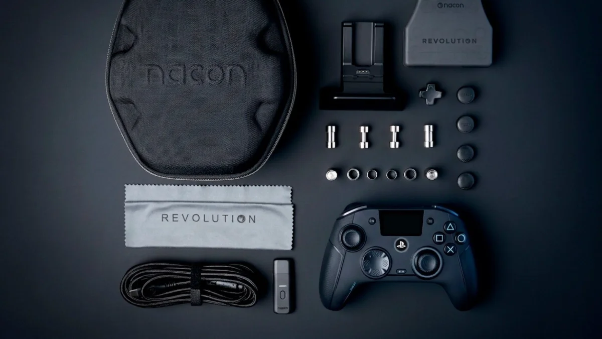 Nacon lança primeiro controle PS5 com tela interativa e dock de carregamento