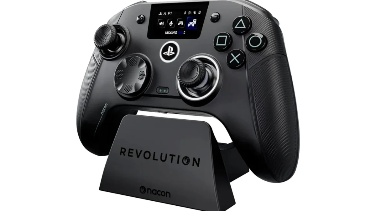 Nacon Revolution 5 Unlimited chega aos EUA com tela embutida para ajustes em tempo real
