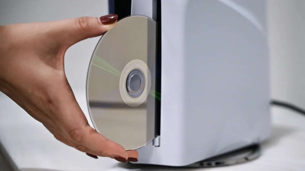 PlayStation estaria consultando desenvolvedores após polêmica com fim dos discos físicos