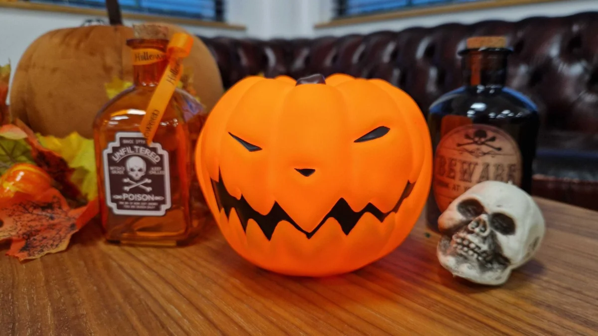 Pumpkin iluminada de 'A Lenda de Jack' está com preço reduzido no Disney Store