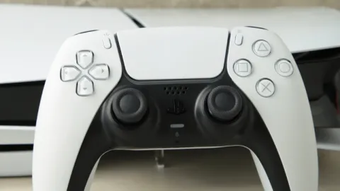 QSSR no PS5 base pode ter suporte limitado a jogos antigos por exigir SDK mais novo