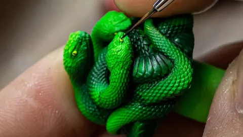 Razer apresenta keycap de cobra pintado à mão em edição limitada