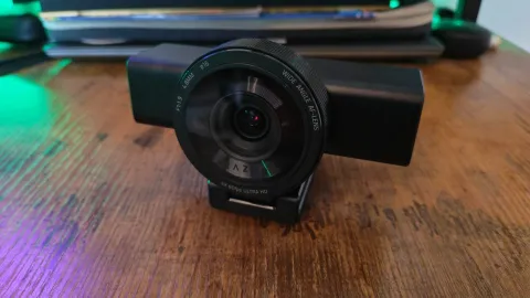 Razer Kiyo V2 Pro: o novo webcam com IA que decepciona em vez de inovar