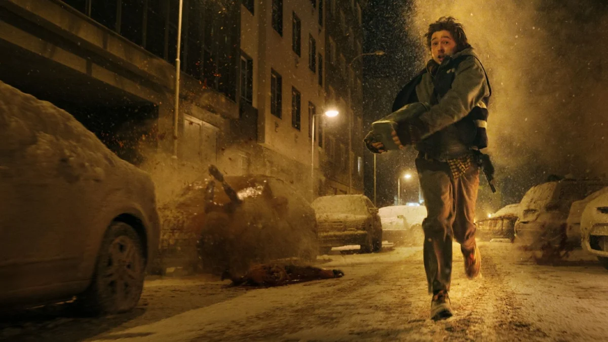 Resident Evil de Zach Cregger estreia com 97% no Rotten Tomatoes, tornando-se o melhor filme live-action de jogo da história