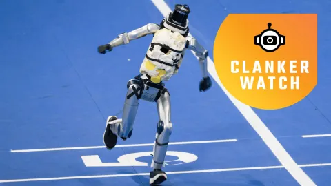 Robô da Olimpíada Humanoide Colide com Barreira em Treinamento