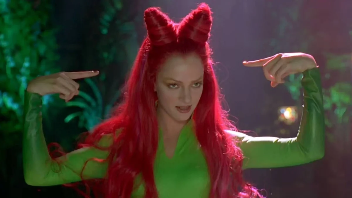 Showrunner de The Penguin entra em negociações para produzir série live-action da Poison Ivy