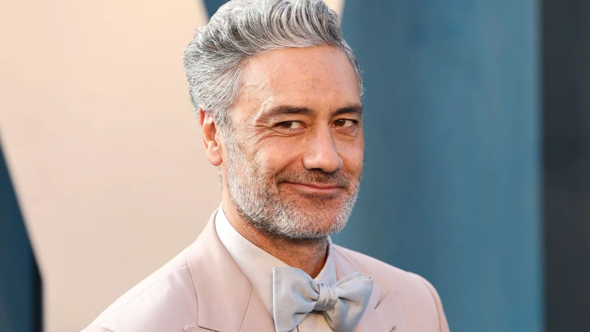 Taika Waititi confirma que filme de Star Wars foi 'colocado na geladeira'