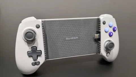 Tec Toy lança controle para smartphones G8 da Gamesir no Brasil
