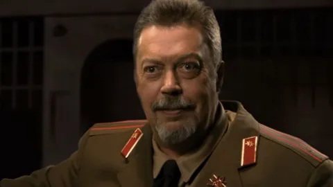 Tim Curry, ícone do cinema e games, falece aos 80 anos