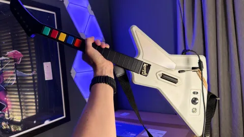 Uma carta de amor ao controle Guitar Hero X-Plorer