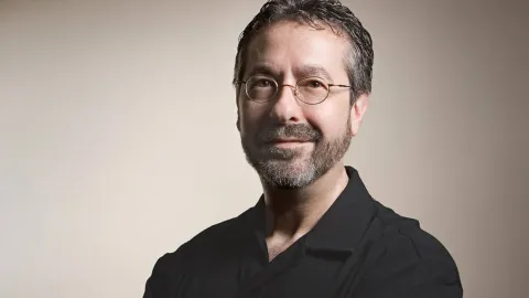 Warren Spector, criador de Deus Ex, anuncia aposentadoria após 44 anos
