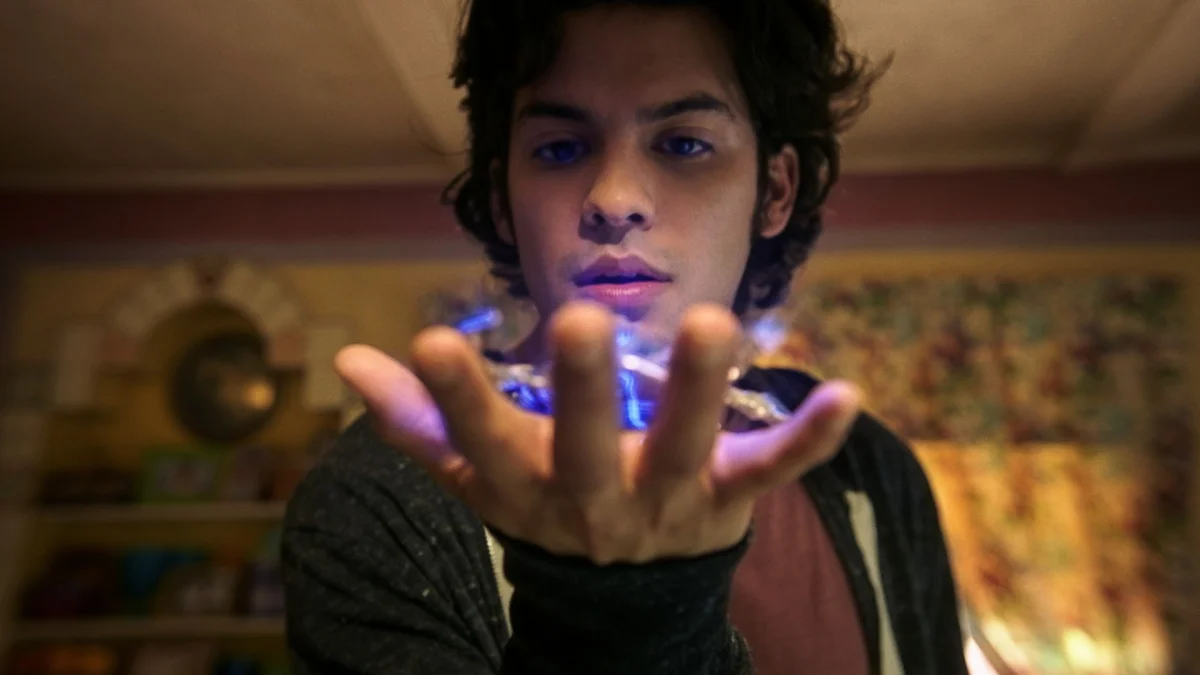 Xolo Maridueña fala sobre retorno como Blue Beetle